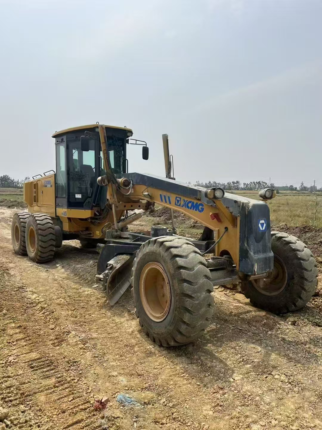 精品2021年GR2205二手平地机